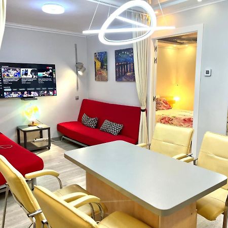 Camp Nou, Europa Fira - Modern Two-Bedroom Apartment With Heating Л'Успіталет-да-Любрагат Екстер'єр фото
