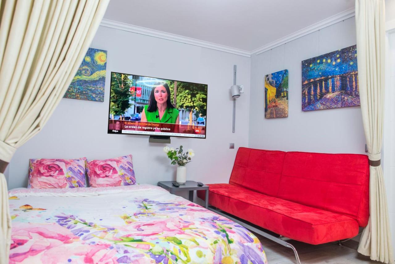 Camp Nou, Europa Fira - Modern Two-Bedroom Apartment With Heating Л'Успіталет-да-Любрагат Екстер'єр фото