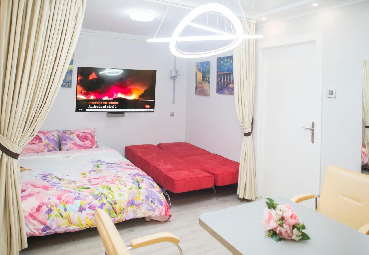 Camp Nou, Europa Fira - Modern Two-Bedroom Apartment With Heating Л'Успіталет-да-Любрагат Екстер'єр фото