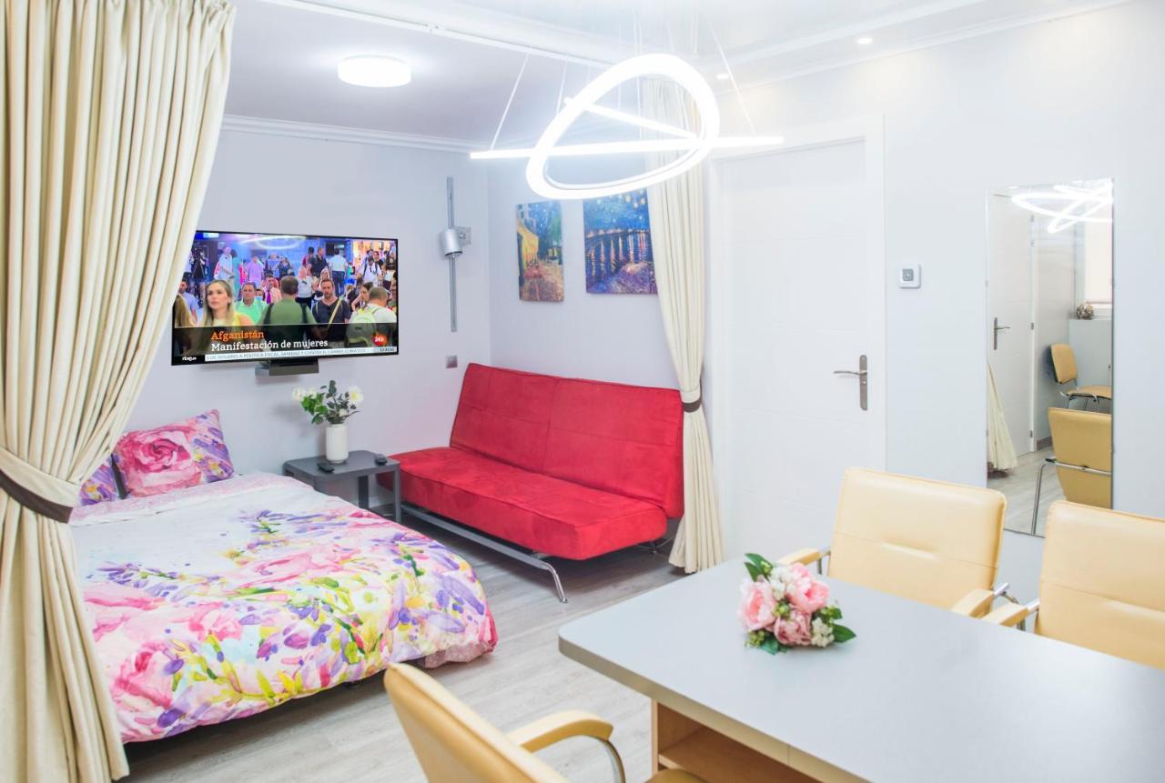Camp Nou, Europa Fira - Modern Two-Bedroom Apartment With Heating Л'Успіталет-да-Любрагат Екстер'єр фото