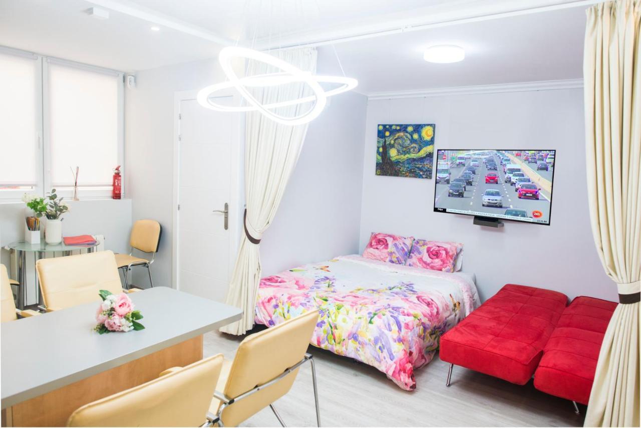 Camp Nou, Europa Fira - Modern Two-Bedroom Apartment With Heating Л'Успіталет-да-Любрагат Екстер'єр фото