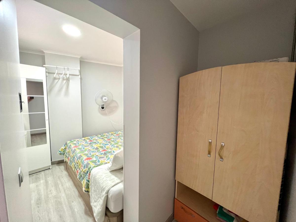 Camp Nou, Europa Fira - Modern Two-Bedroom Apartment With Heating Л'Успіталет-да-Любрагат Екстер'єр фото