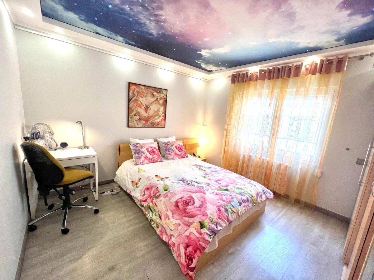 Camp Nou, Europa Fira - Modern Two-Bedroom Apartment With Heating Л'Успіталет-да-Любрагат Екстер'єр фото