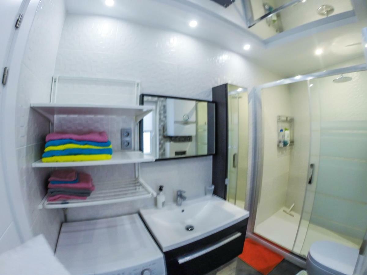 Camp Nou, Europa Fira - Modern Two-Bedroom Apartment With Heating Л'Успіталет-да-Любрагат Екстер'єр фото