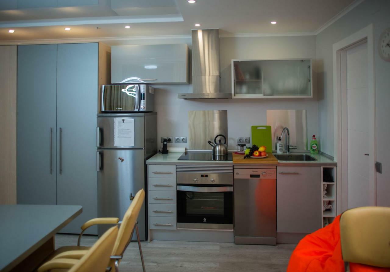 Camp Nou, Europa Fira - Modern Two-Bedroom Apartment With Heating Л'Успіталет-да-Любрагат Екстер'єр фото