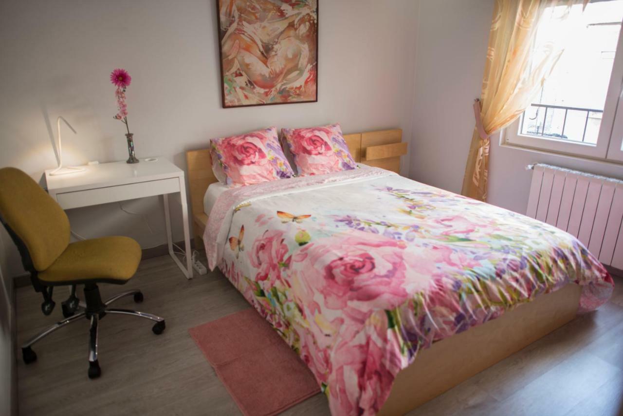 Camp Nou, Europa Fira - Modern Two-Bedroom Apartment With Heating Л'Успіталет-да-Любрагат Екстер'єр фото